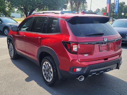 Certified 2025 Honda Passport TrailSport image 6