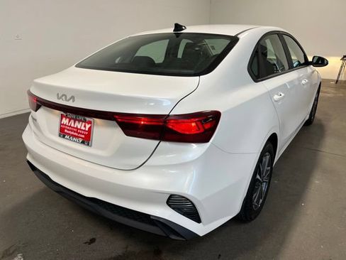 Used 2023 Kia Forte LXS FWD image 3