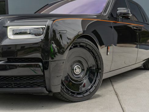 Used 2018 Rolls-Royce Phantom Sedan RWD image 23