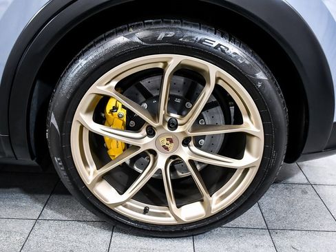 Used 2024 Porsche Cayenne Turbo GT image 8