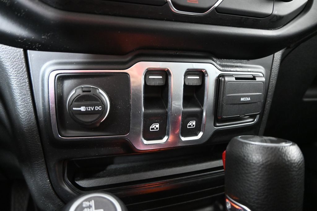 Used 2020 Jeep Wrangler Sport AWD/4WD image 28