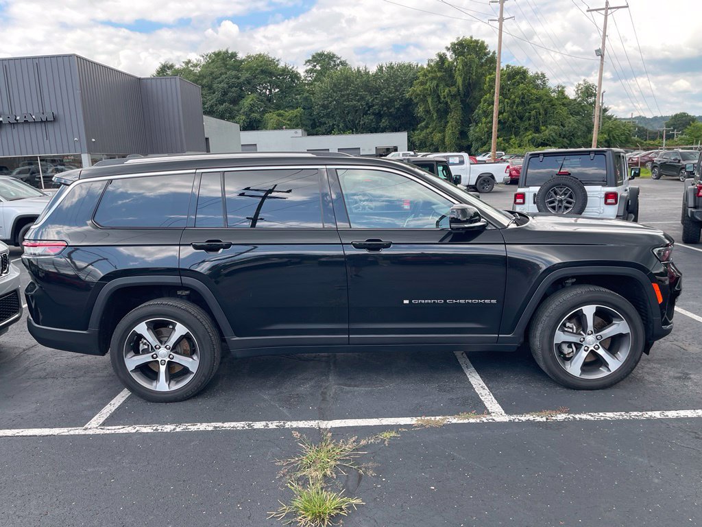 Used 2023 Jeep Grand Cherokee L Limited w/ Luxury Tech Group II AWD/4WD image 7