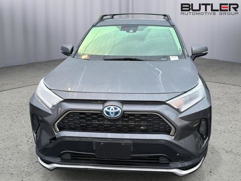 Used 2021 Toyota RAV4 SE w/ Weather & Moonroof Package AWD/4WD image 4