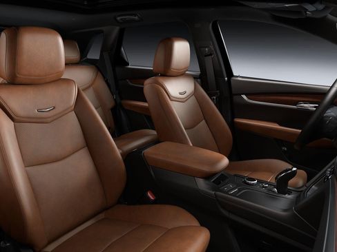 New 2025 Cadillac XT5 Premium Luxury w/ LPO, Floor Liner Package image 35