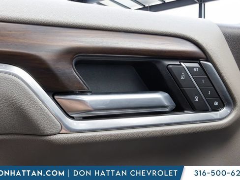 Used 2025 GMC Sierra 1500 SLT AWD/4WD image 11