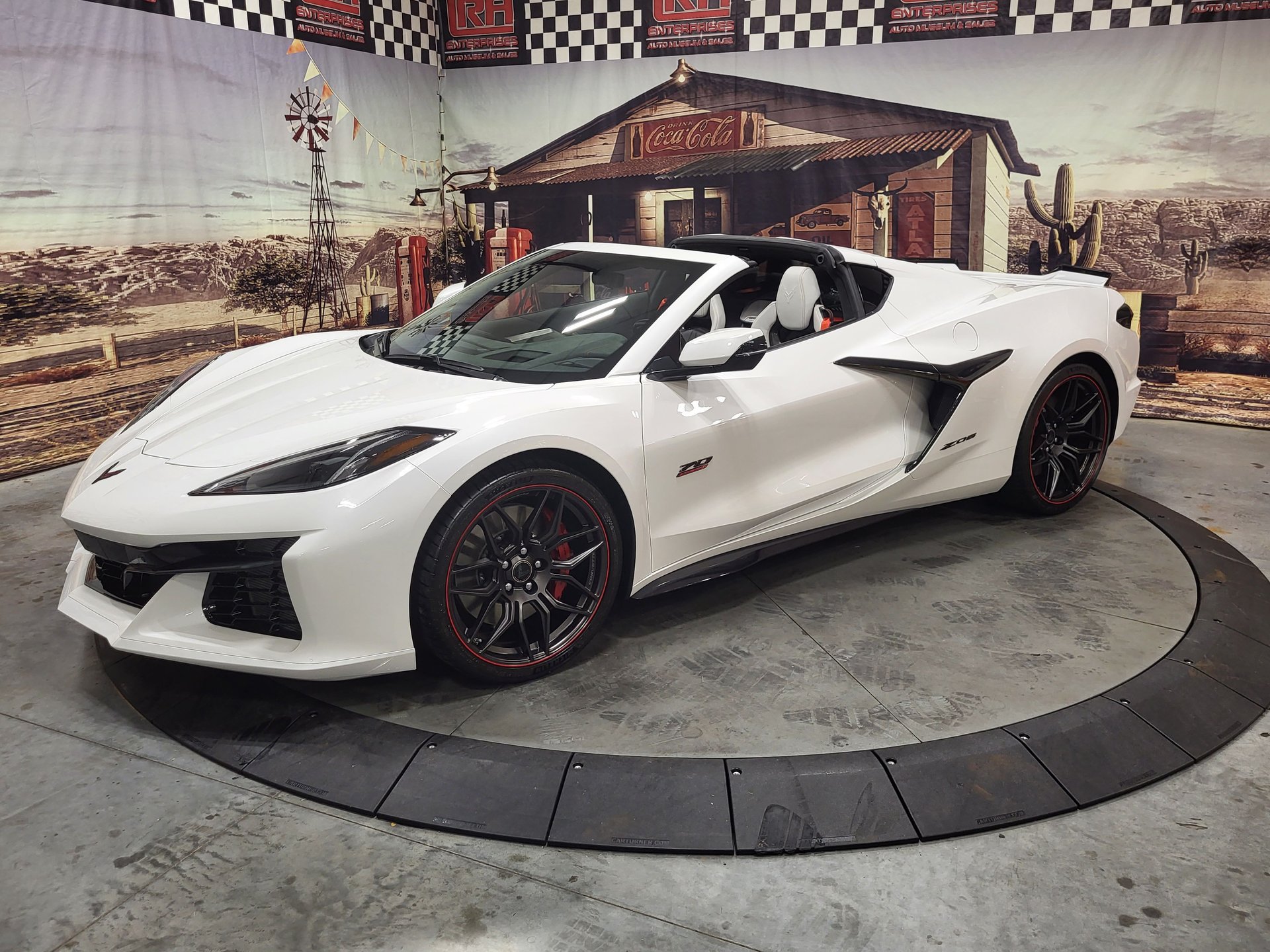 Used 2023 Chevrolet Corvette Z06 RWD image 6