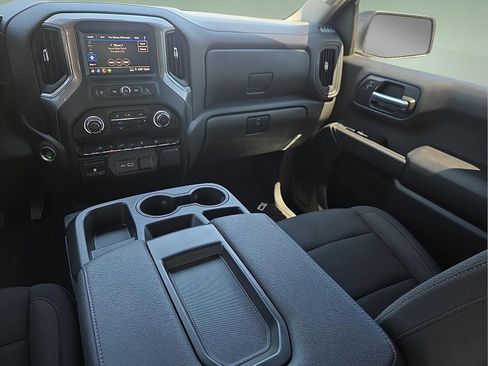 Used 2025 Chevrolet Silverado 1500 Custom Trail Boss AWD/4WD image 12