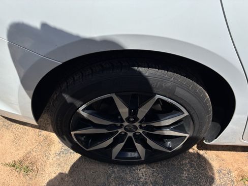 Used 2025 Chevrolet Malibu RS FWD image 9