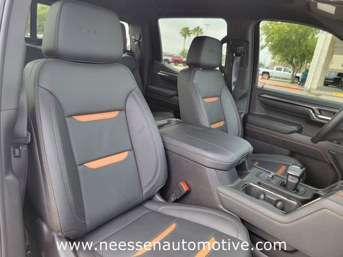 Used 2024 GMC Sierra 1500 AT4 w/ Technology Package image 9