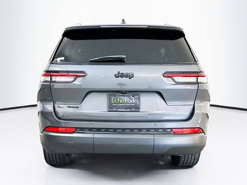 Used 2023 Jeep Grand Cherokee L Laredo image 7