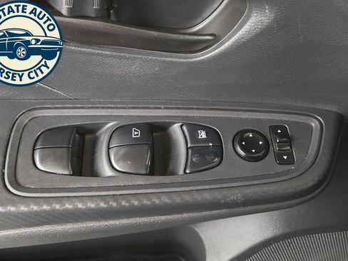 Used 2021 Nissan Versa S FWD image 22