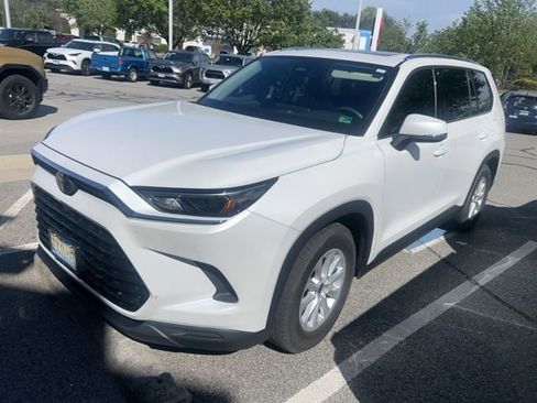 Used 2024 Toyota Grand Highlander XLE image 14