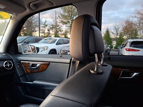 Used 2015 Mercedes-Benz GLK 350 4MATIC image 17