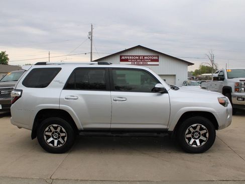 Used 2018 Toyota 4Runner TRD Off-Road AWD/4WD image 1
