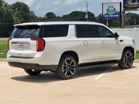 Used 2023 GMC Yukon XL SLT RWD image 5