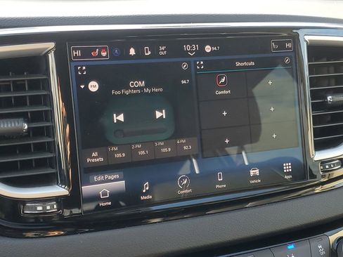 Used 2024 Chrysler Pacifica Touring-L image 24