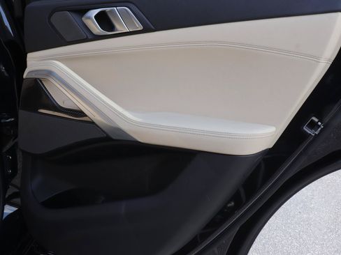 Used 2022 BMW X6 M50i AWD/4WD image 20