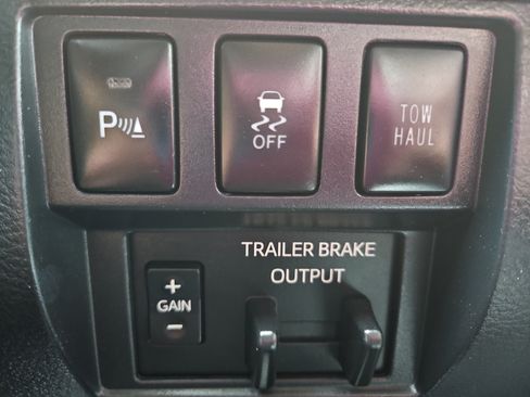 Used 2019 Toyota Tundra Platinum AWD/4WD image 28