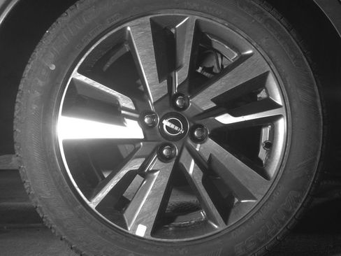 Used 2025 Nissan Versa SV image 15