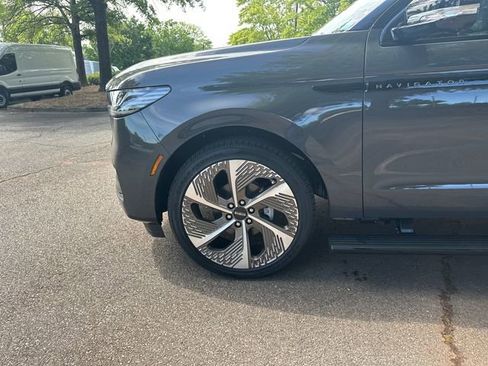 New 2026 Lincoln Navigator Black Label AWD/4WD image 12