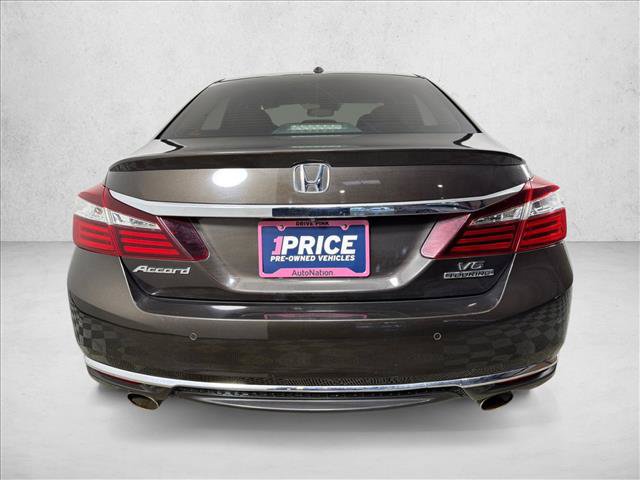 Used 2016 Honda Accord Touring image 6