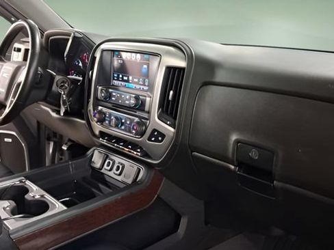Used 2018 GMC Sierra 1500 SLT AWD/4WD image 17