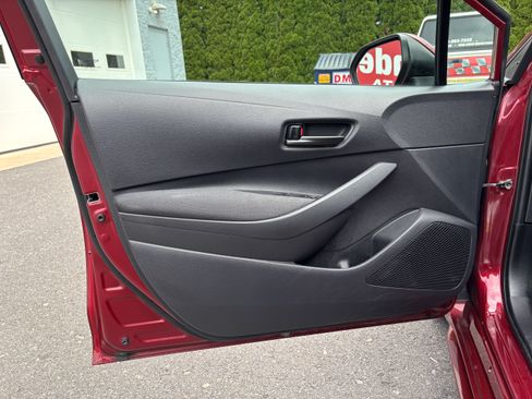 Used 2025 Toyota Corolla LE FWD image 16