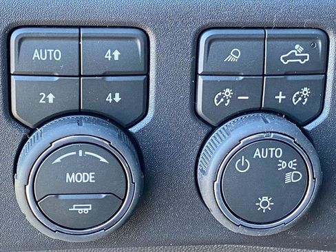 New 2026 Chevrolet Silverado 1500 LT w/ Z71 Off-Road Package image 16