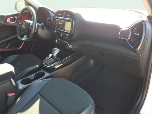 Used 2020 Kia Soul GT-Line FWD image 24