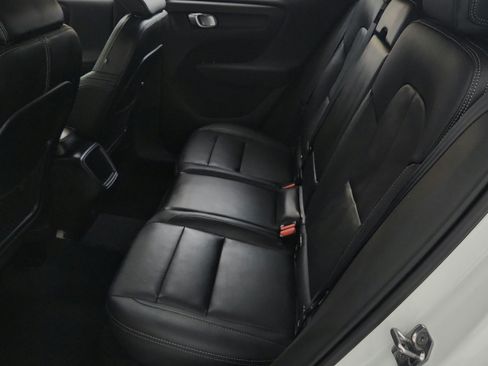 Used 2020 Volvo XC40 T4 Momentum FWD image 27