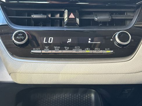 Used 2020 Toyota Corolla LE image 16