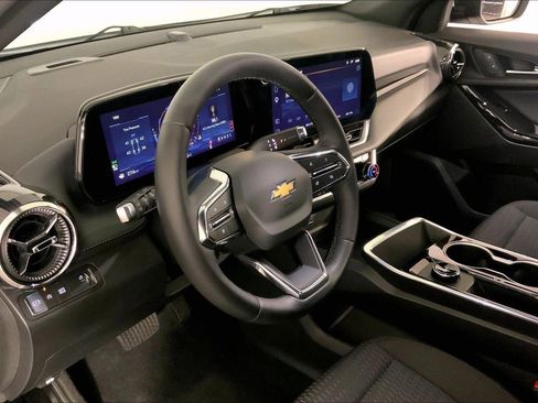 Used 2026 Chevrolet Equinox LT FWD image 16