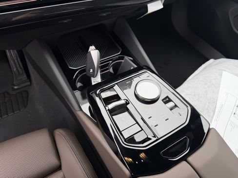 New 2026 BMW 530i xDrive w/ M Sport Package image 11