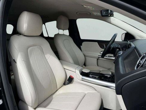 Used 2021 Mercedes-Benz GLA 250 4MATIC w/ Premium Package image 49