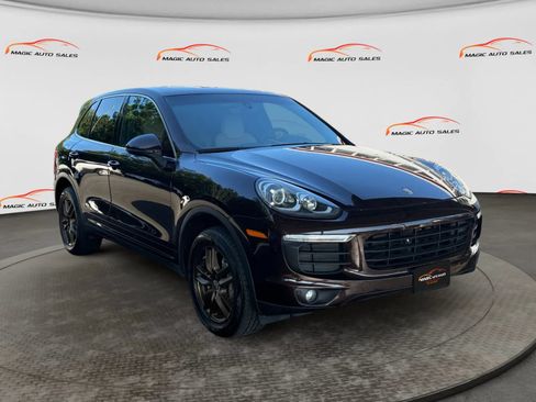 Used 2016 Porsche Cayenne AWD/4WD image 5