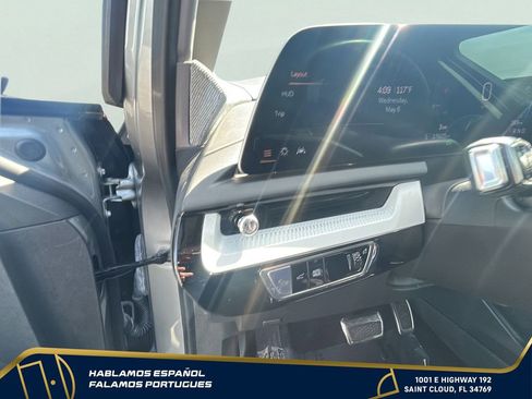 Used 2025 Cadillac Optiq Sport 2 w/ LPO, Floor Liner Package AWD/4WD image 14