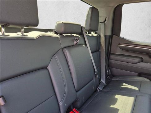 Used 2026 GMC Sierra 1500 SLT AWD/4WD image 13