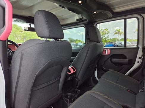 Used 2024 Jeep Gladiator Sport AWD/4WD image 23