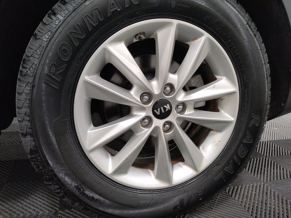 Used 2019 Kia Sorento AWD V6 image 31