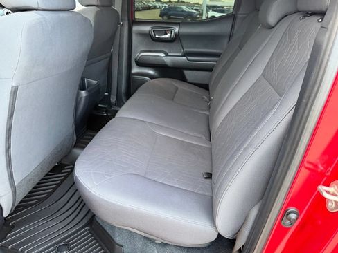 Used 2019 Toyota Tacoma TRD Off-Road AWD/4WD image 36