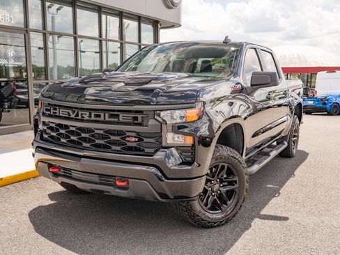 Used 2025 Chevrolet Silverado 1500 Custom Trail Boss AWD/4WD image 2