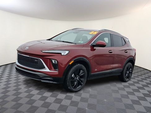 Used 2025 Buick Encore GX Sport Touring image 3