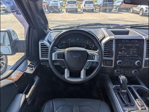 Used 2015 Ford F150 Platinum w/ Equipment Group 701A Luxury AWD/4WD image 3