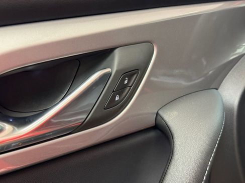 New 2026 Chevrolet Blazer LT w/ Convenience Package AWD/4WD image 9