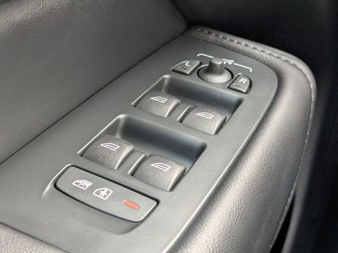 Certified 2023 Volvo XC60 B5 Plus w/ Protection Package Premier image 31