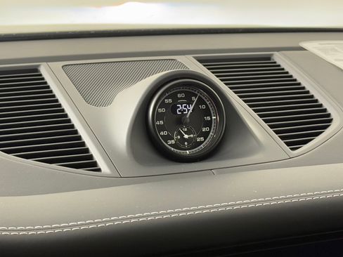 New 2026 Porsche Macan GTS image 22