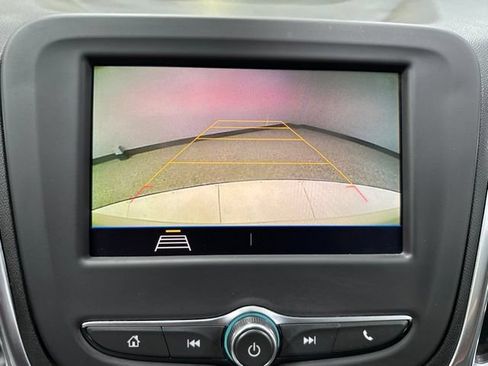 Used 2020 Chevrolet Equinox LS AWD/4WD image 3