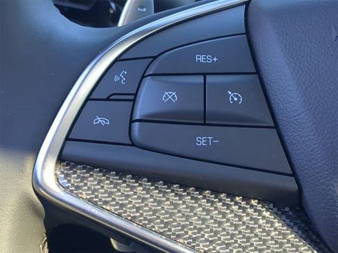 Used 2025 Cadillac XT5 Sportv image 32