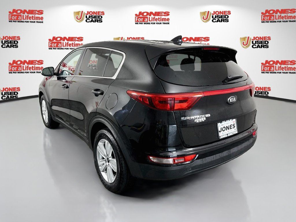 Used 2019 Kia Sportage LX FWD image 2