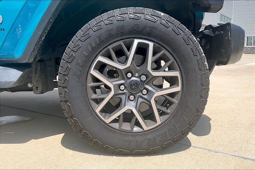 Used 2024 Jeep Wrangler Unlimited Sahara w/ Safety Group AWD/4WD image 8